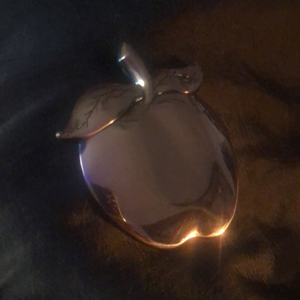 Apple Pendant - Picture 3 of 3